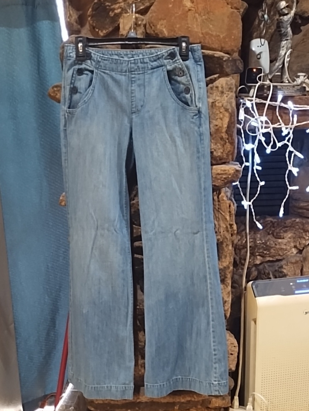 Old Navy Light Blue Wide-Leg Jeans with Button Pocket Detail